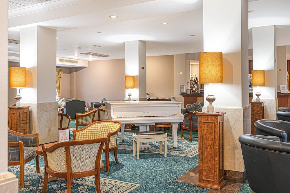 Coppid Beech Hotell Bracknell Exteriör bild