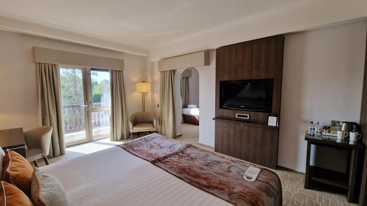 Coppid Beech Hotell Bracknell Exteriör bild