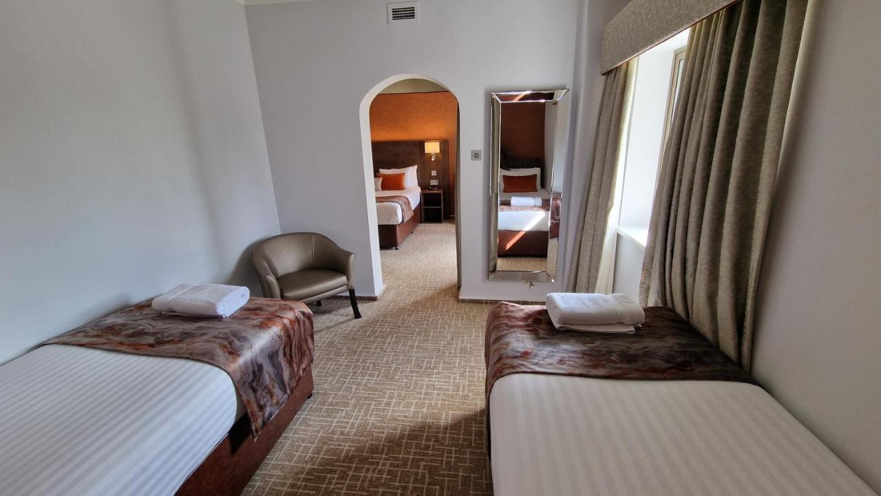 Coppid Beech Hotell Bracknell Exteriör bild