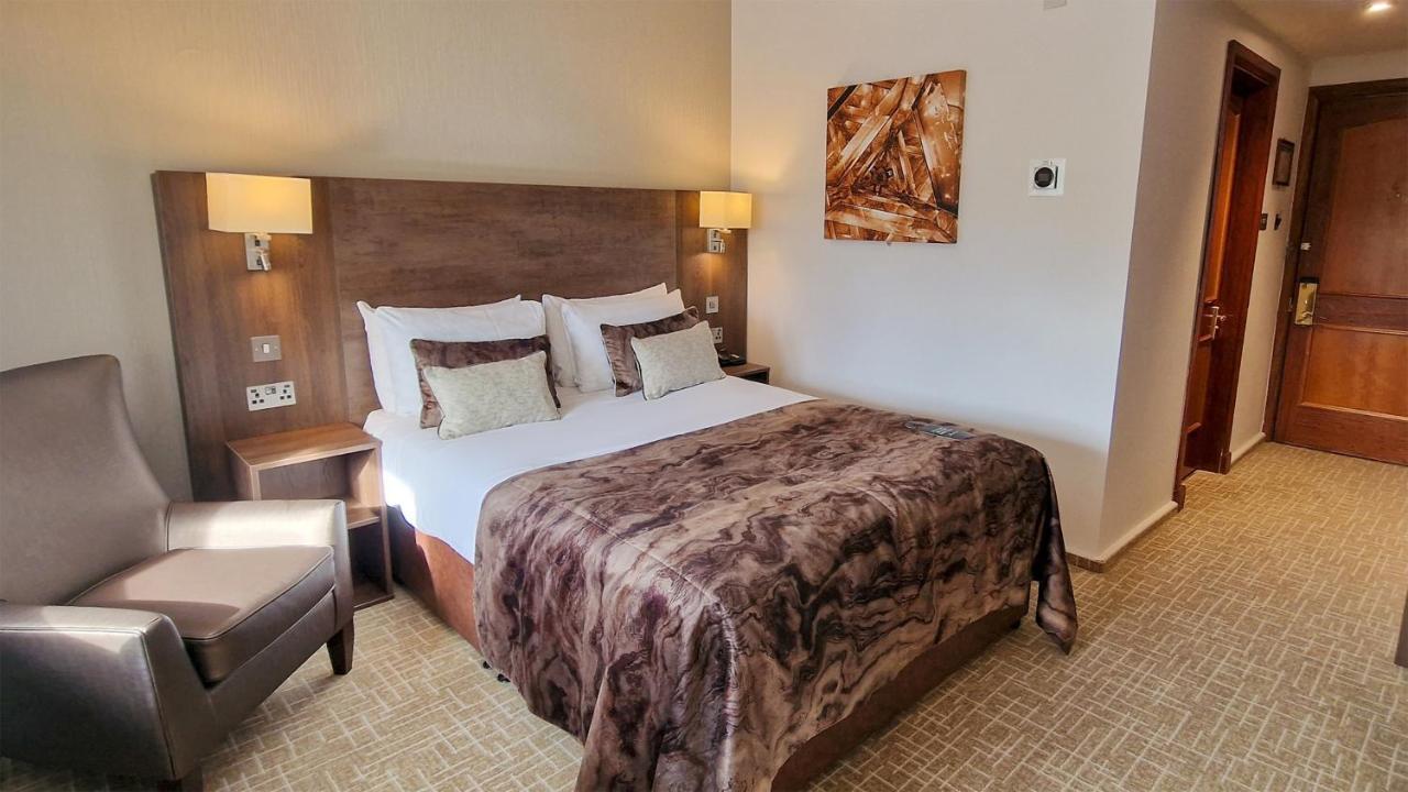 Coppid Beech Hotell Bracknell Exteriör bild
