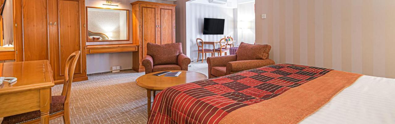 Coppid Beech Hotell Bracknell Exteriör bild