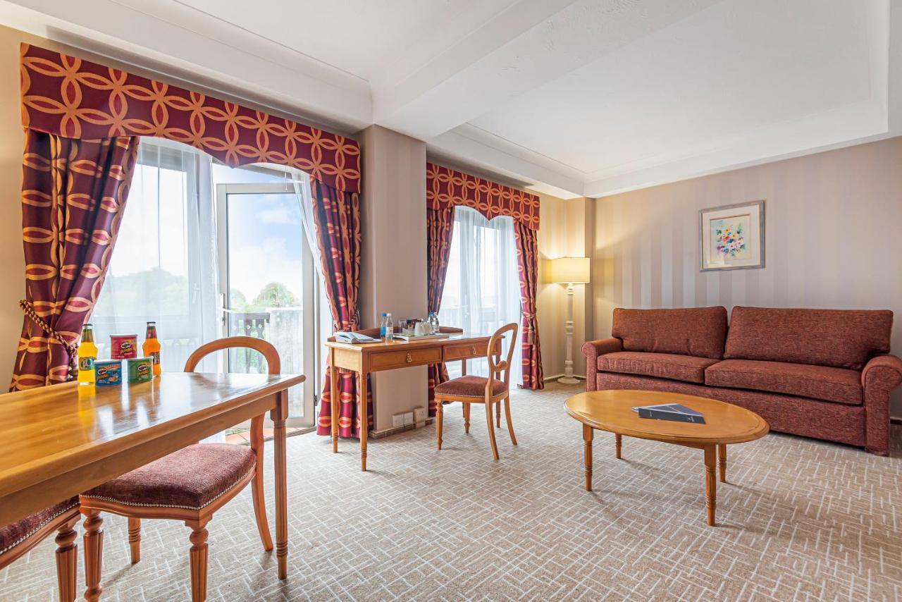 Coppid Beech Hotell Bracknell Exteriör bild