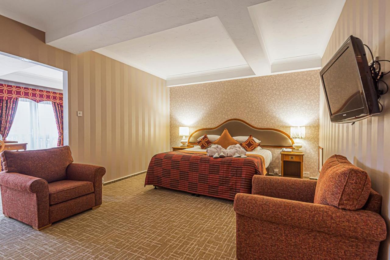Coppid Beech Hotell Bracknell Exteriör bild