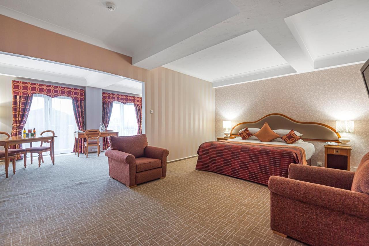 Coppid Beech Hotell Bracknell Exteriör bild