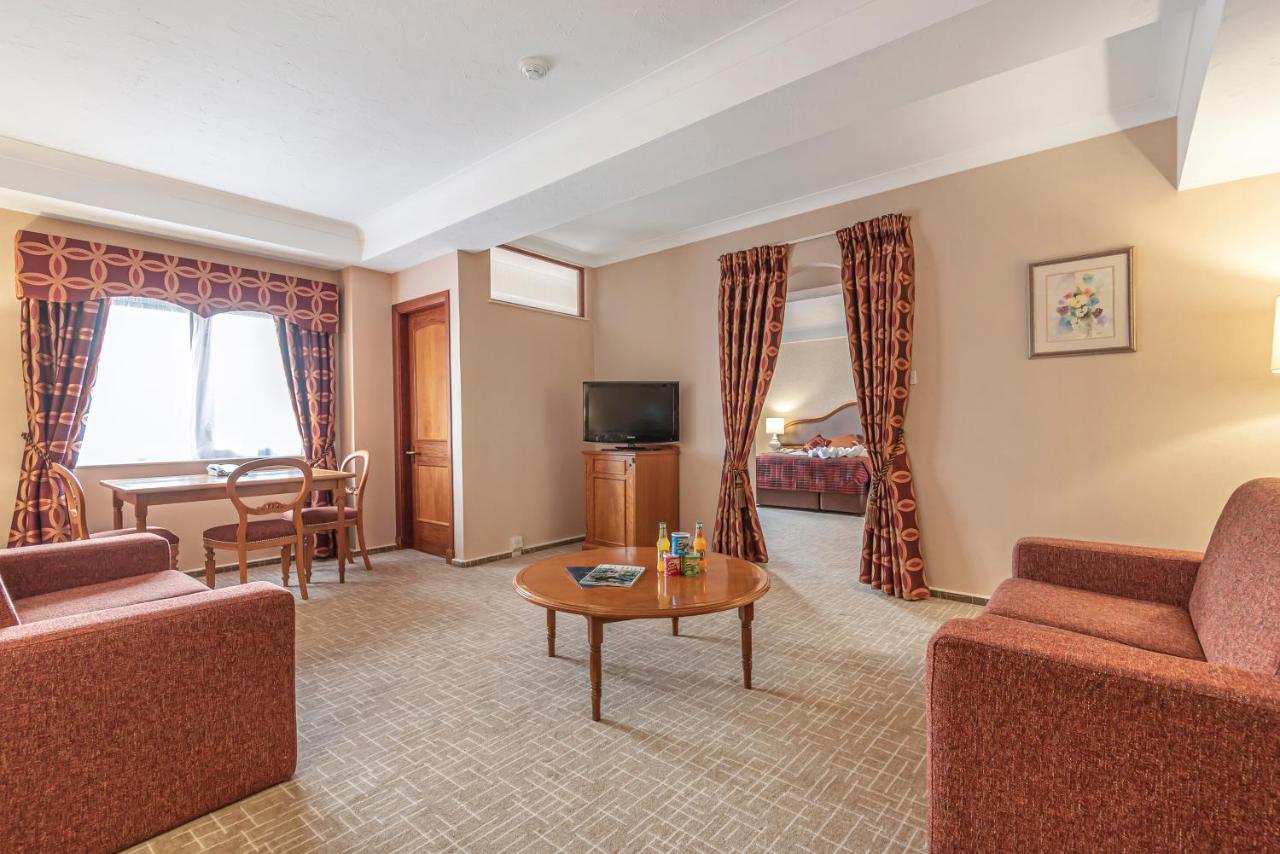 Coppid Beech Hotell Bracknell Exteriör bild