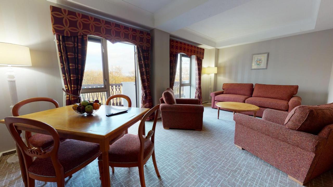 Coppid Beech Hotell Bracknell Exteriör bild