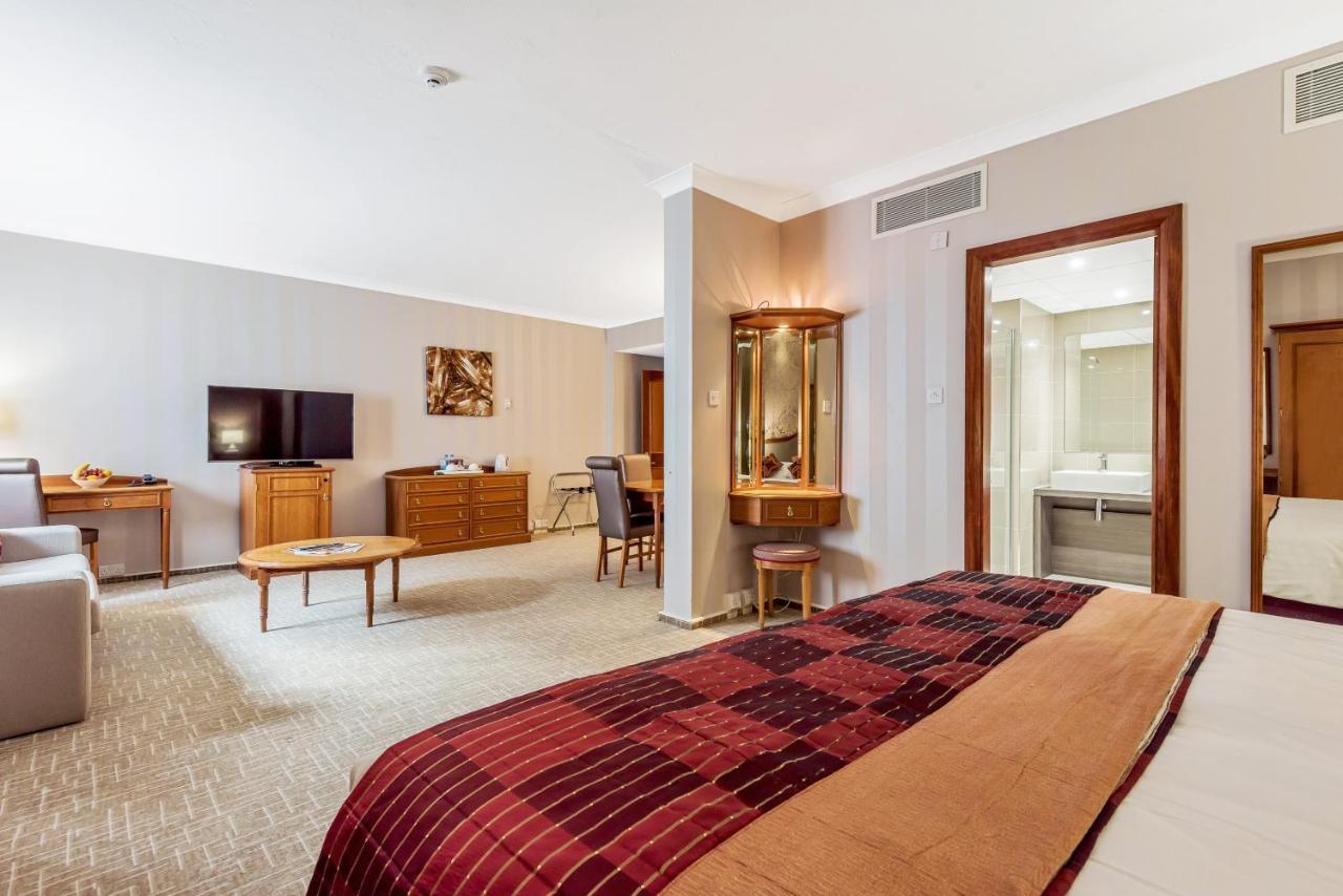 Coppid Beech Hotell Bracknell Exteriör bild