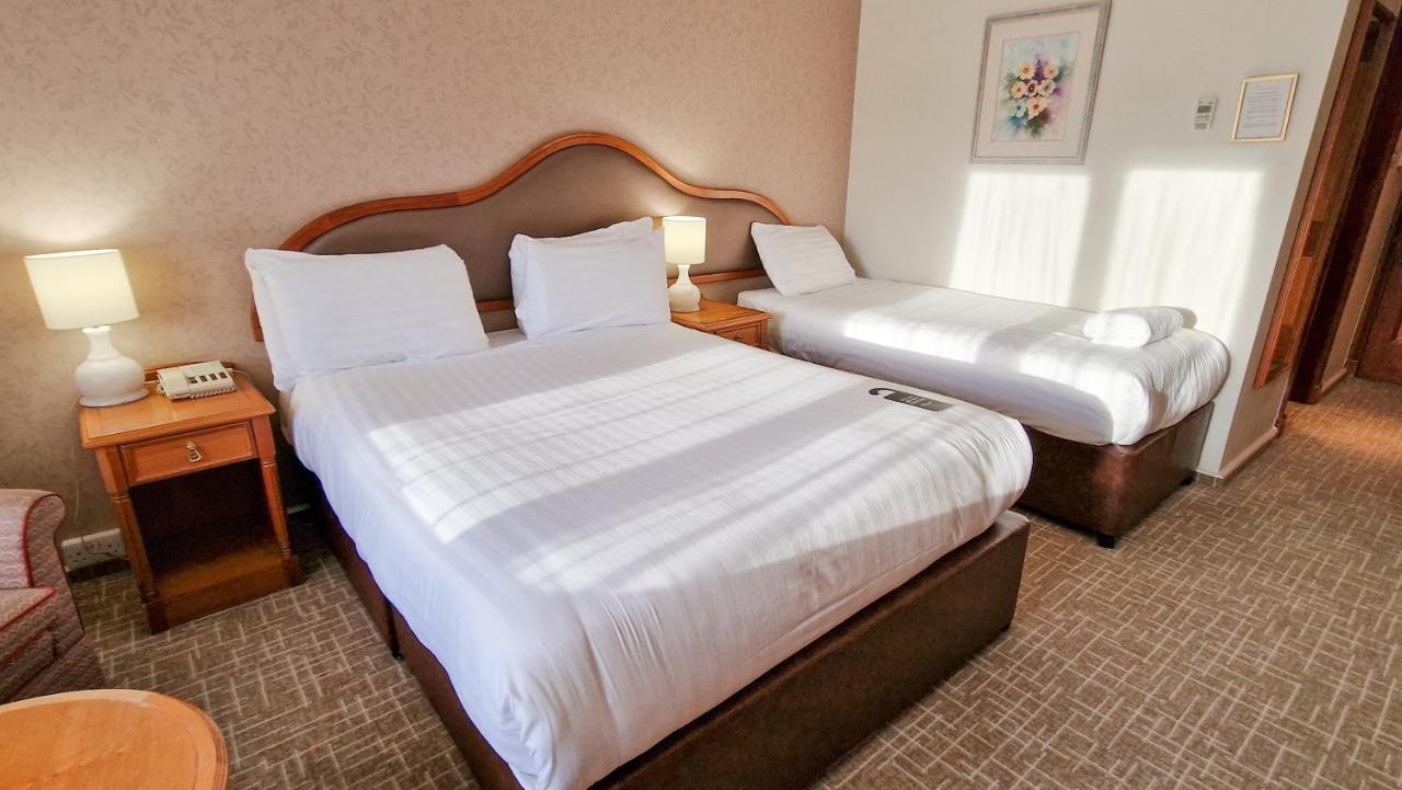 Coppid Beech Hotell Bracknell Exteriör bild