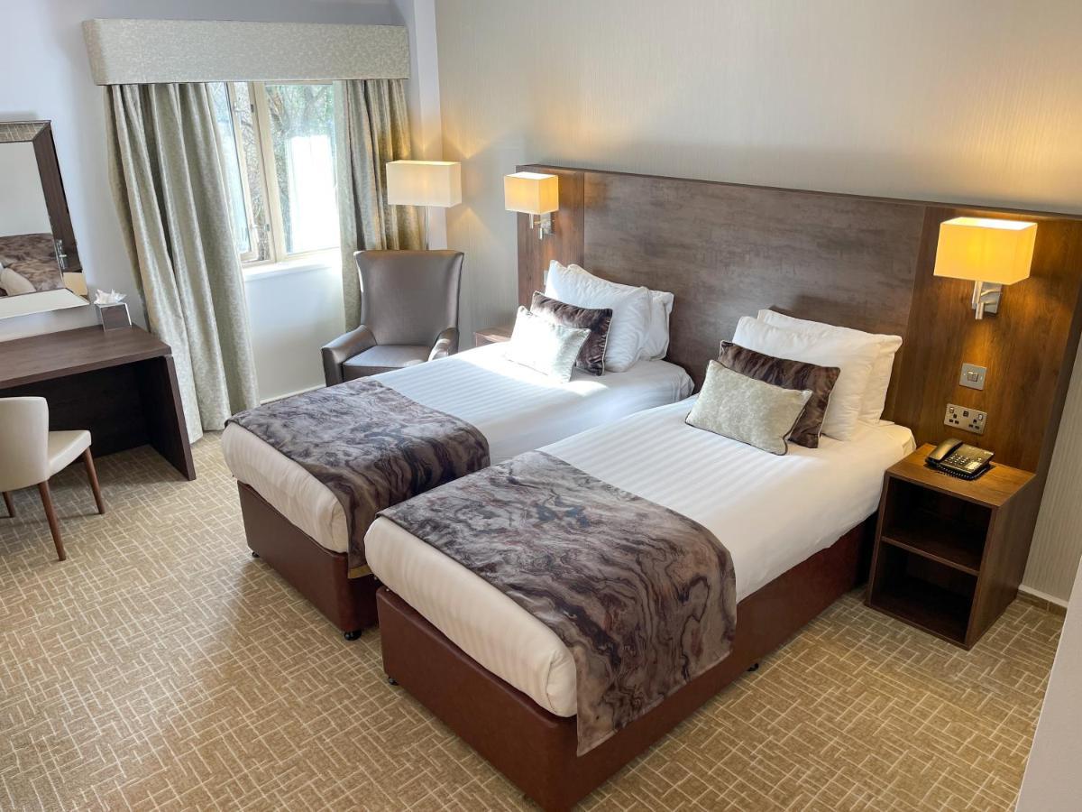 Coppid Beech Hotell Bracknell Exteriör bild