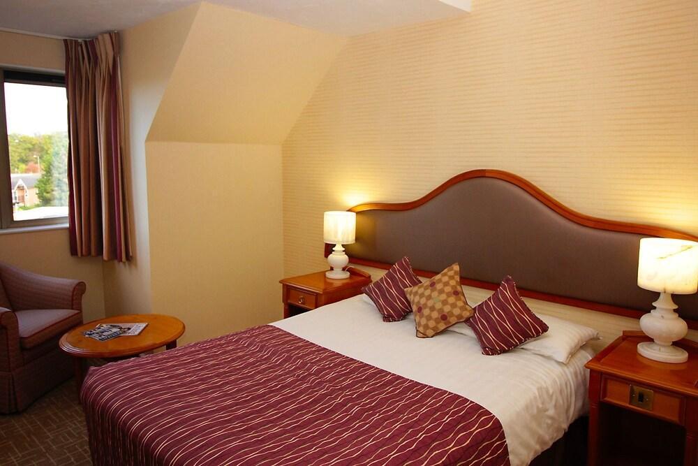 Coppid Beech Hotell Bracknell Exteriör bild